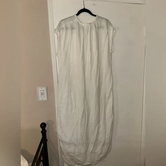 XiRENA White Sleeveless Flowy Dress Size Small - Picture 6 of 8